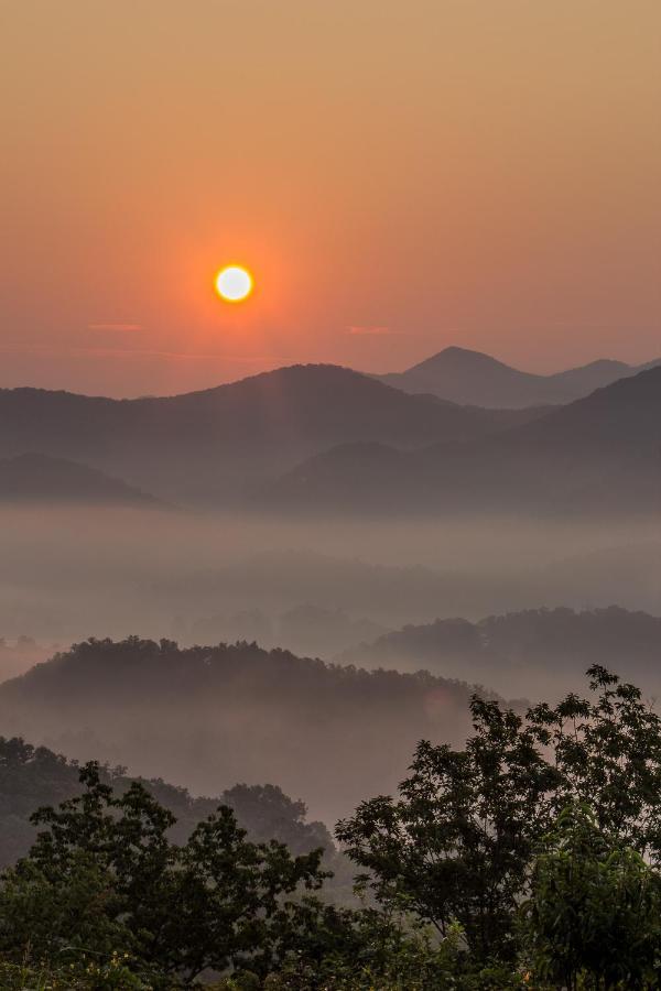 Heavenly Horizon Retreat Gatlinburg Mountain View Villa Exterior photo